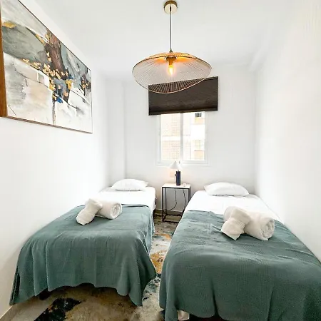 Renovated 2 Bedroom In Center, Carabeo Area Nerja