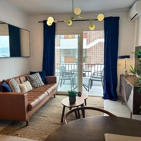 Renovated 2 Bedroom In Center, Carabeo Area