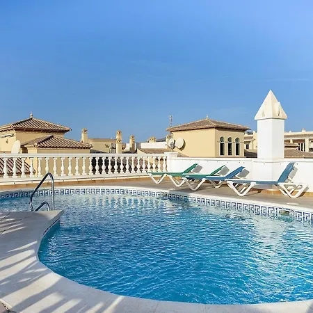 Renovated 2 Bedroom In Center, Carabeo Area