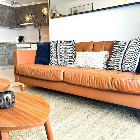 Apartment Renovated 2 Bedroom In Center, Carabeo Area
