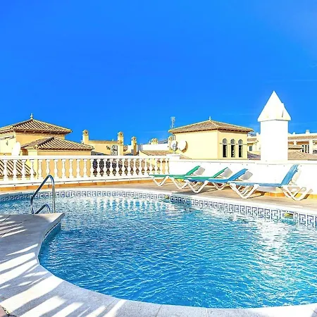Renovated 2 Bedroom In Center, Carabeo Area Apartment *