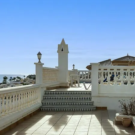Renovated 2 Bedroom In Center, Carabeo Area Apartment
