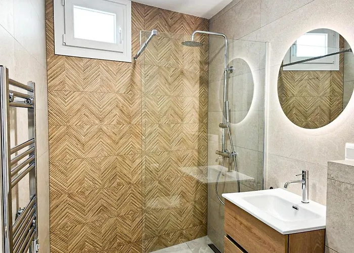 Renovated 2 Bedroom In Center, Carabeo Area 公寓 内尔哈