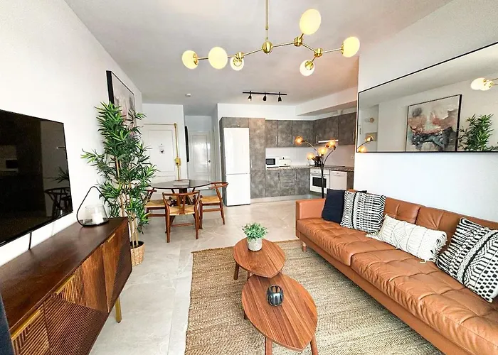 Renovated 2 Bedroom In Center, Carabeo Area *