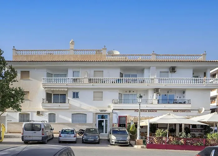 Renovated 2 Bedroom In Center, Carabeo Area *