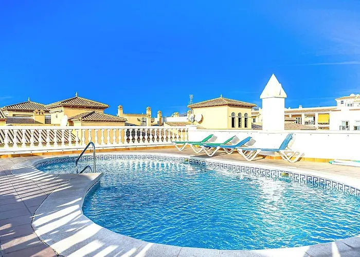 Renovated 2 Bedroom In Center, Carabeo Area Apartment *