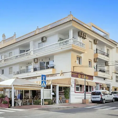 Renovated 2 Bedroom In Center, Carabeo Area